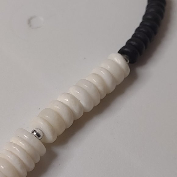 Vintage Black And White Beaded Necklace With Wood Star Pendant 17 Inches Long - Picture 6 of 13